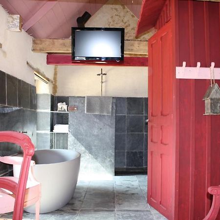 La Maison Des Lamour Hotel Plelo Room photo